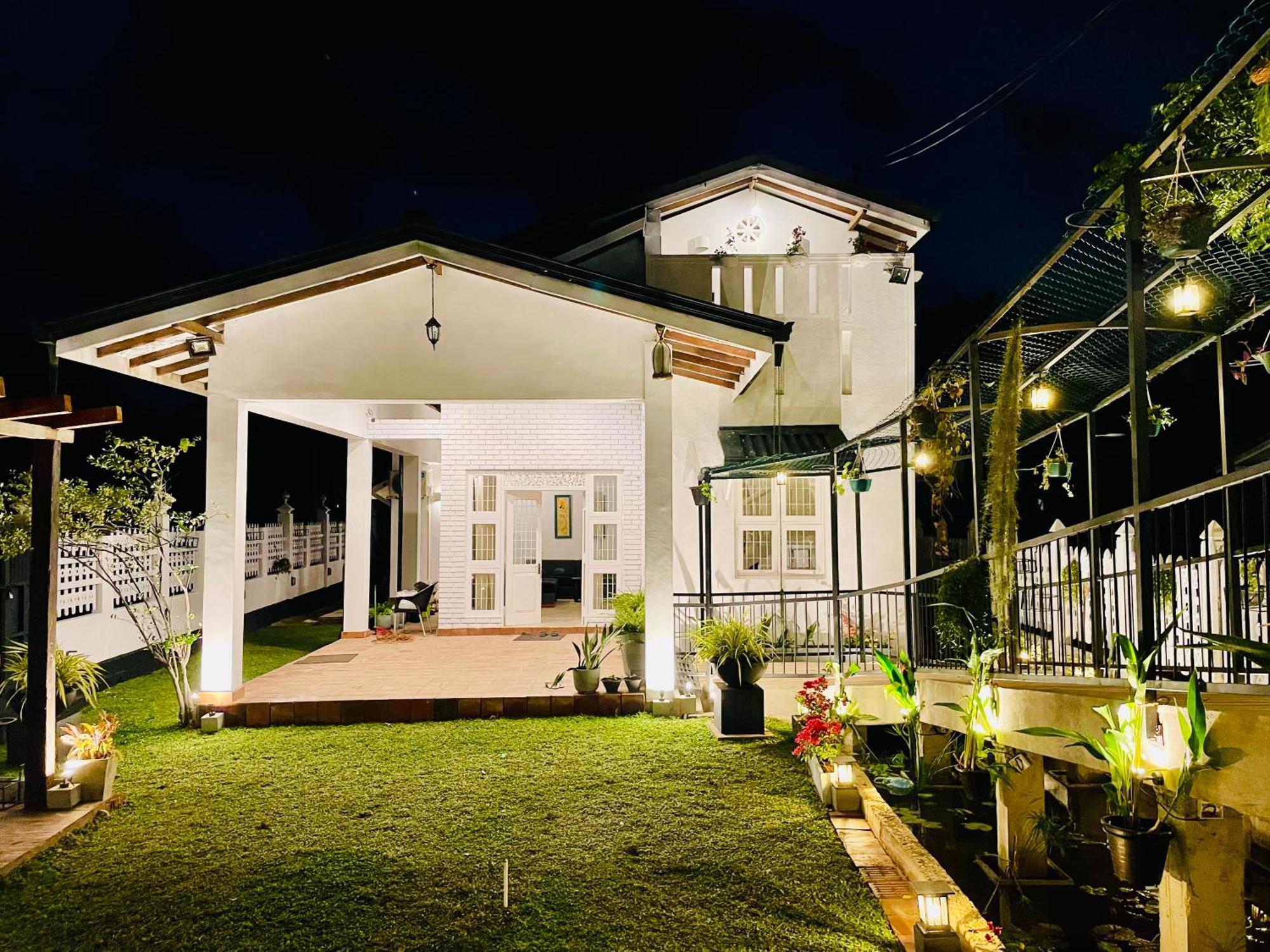 Ayur Ayur White Sail Villa Dalupotha Dış mekan fotoğraf