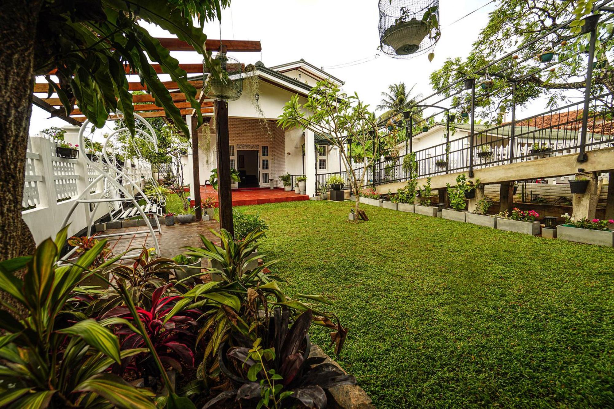 Ayur Ayur White Sail Villa Dalupotha Dış mekan fotoğraf